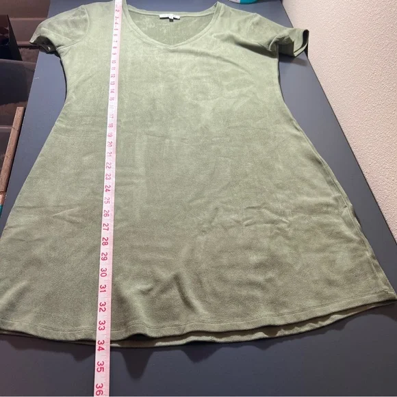 Another Love Velvet Mini Dress Hunter Green V-Neck A-Line Medium Soft - Picture 7 of 8